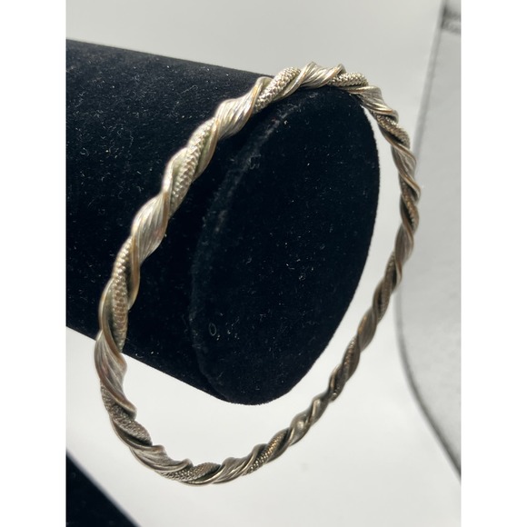 Vintage 2 Texture Silver-Tone Rope Style Bangle 2.75 Inch Around Bracelet! - Picture 4 of 9